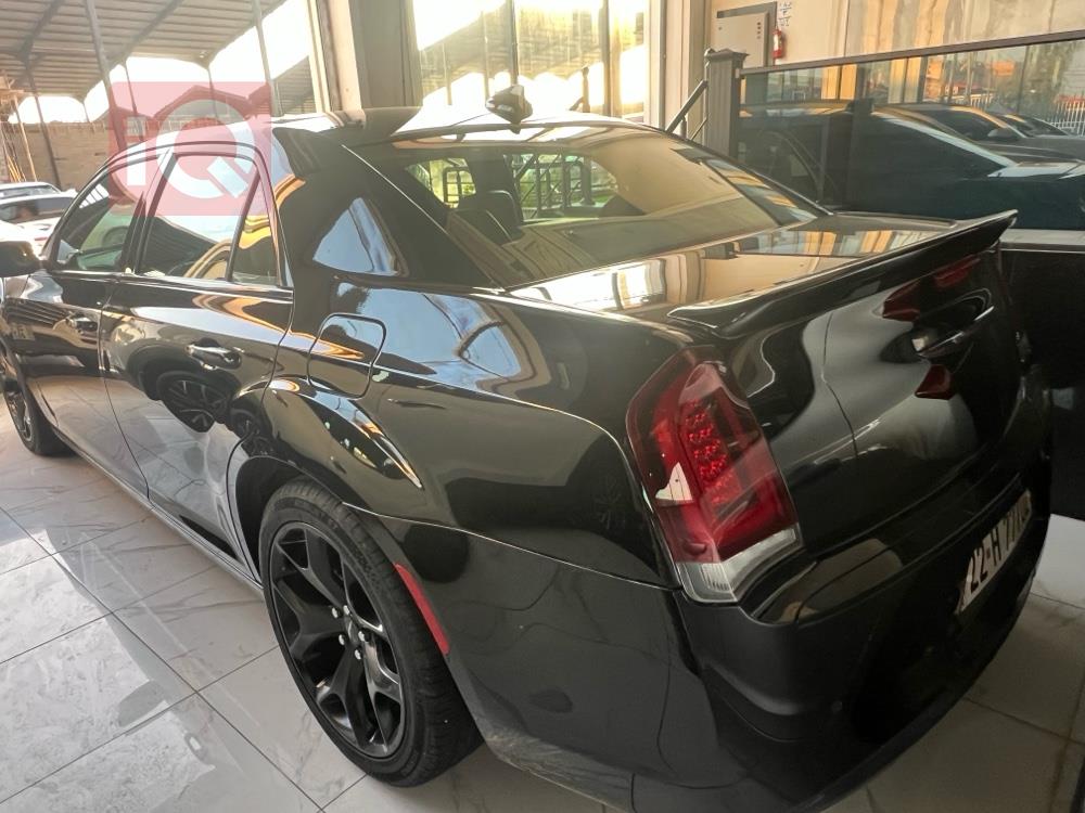 کرایسلەر 300